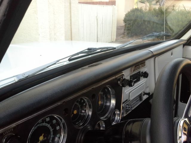 1969 white Chevrolet C/K Pickup 1500