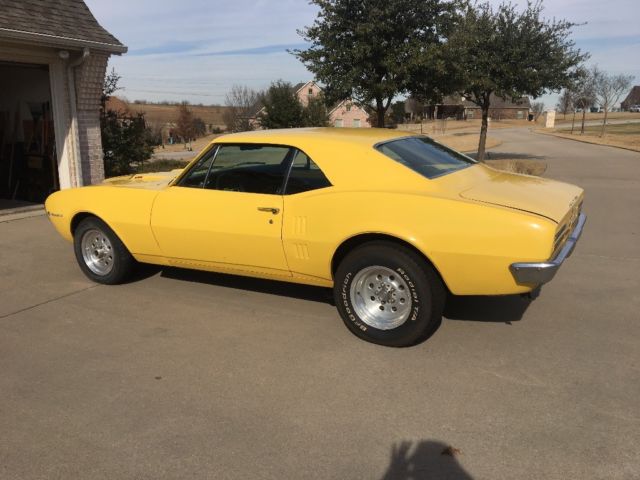 1967 Yellow Pontiac Firebird