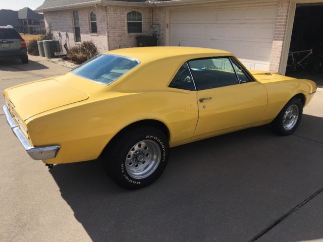 1967 Yellow Pontiac Firebird