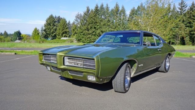 1969 Green Pontiac GTO Coupe