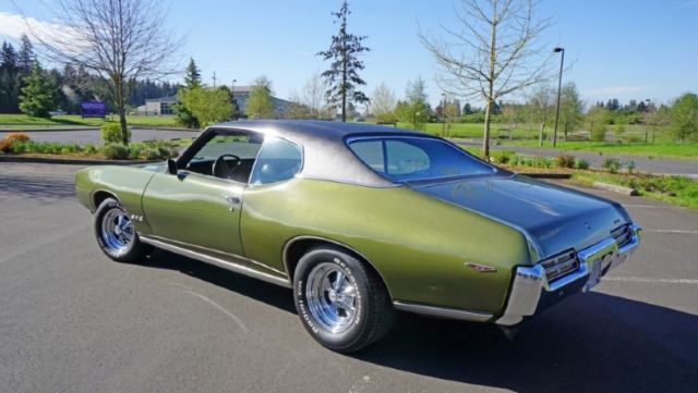 1969 Green Pontiac GTO Coupe