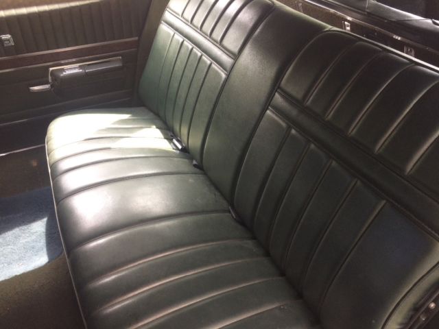 1969 Woody (Fake) and Dark green Pontiac Safari Wagon