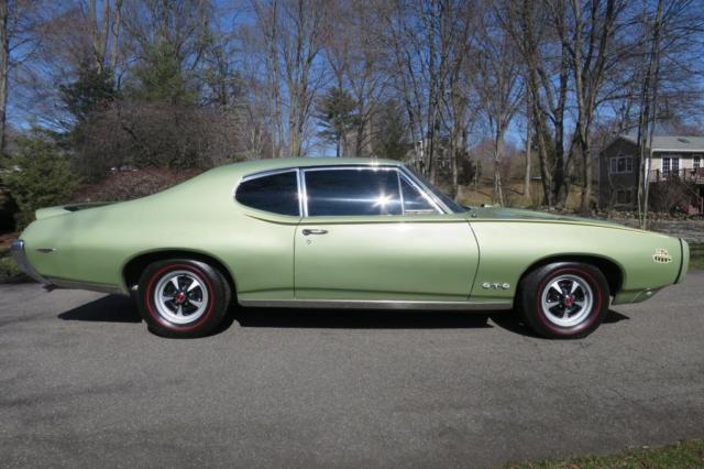 1969 Green Pontiac Tempest Coupe