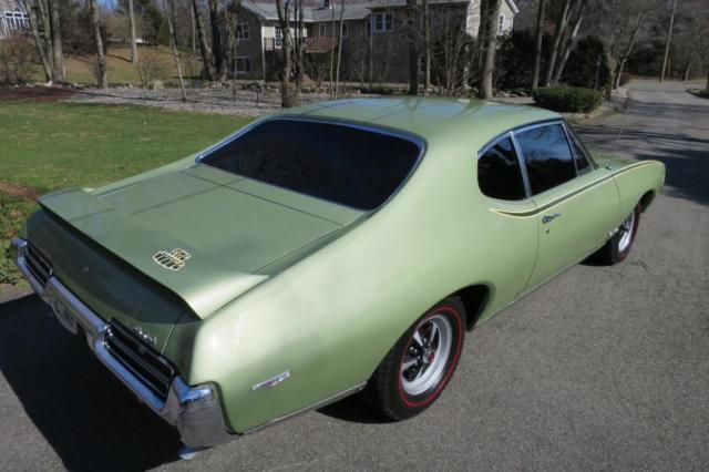 1969 Green Pontiac Tempest Coupe