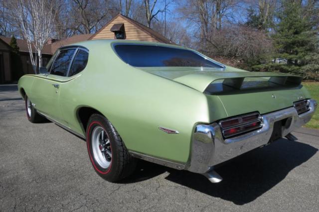 1969 Green Pontiac Tempest Coupe