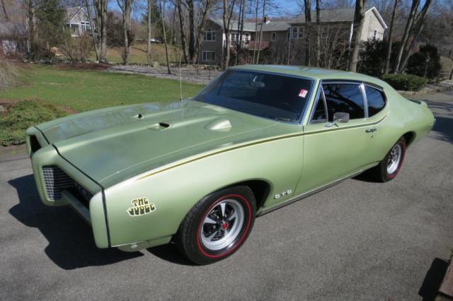 1969 Green Pontiac Tempest Coupe