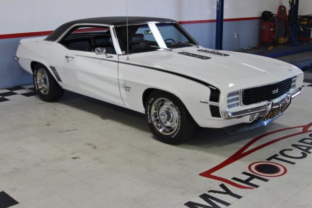 1969 White Chevrolet Camaro Coupe