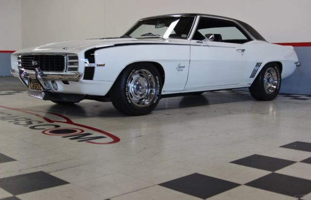 1969 White Chevrolet Camaro Coupe