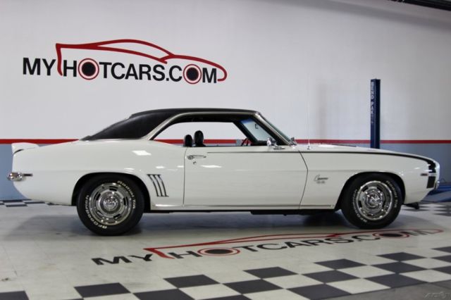 1969 White Chevrolet Camaro Coupe