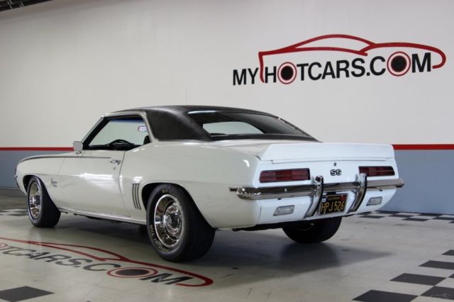 1969 White Chevrolet Camaro Coupe