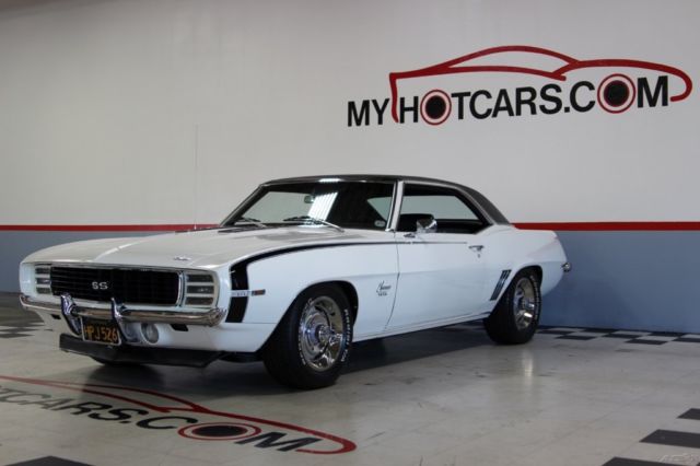 1969 White Chevrolet Camaro Coupe
