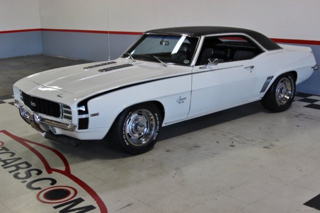 1969 White Chevrolet Camaro Coupe