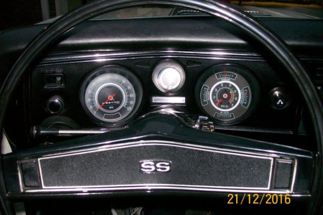 1969 White Chevrolet Chevelle Coupe