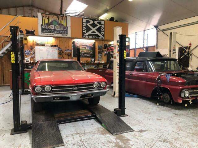 1969 Red Chevrolet Chevelle Coupe