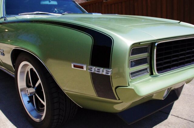 1969 Frost Green Metallic Chevrolet Camaro Coupe
