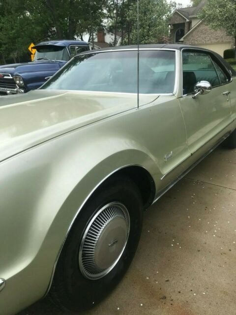 1969 Green Oldsmobile Toronado Coupe