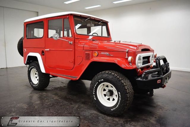 1969 Red Toyota FJ-40 Land Cruiser Truck/SUV