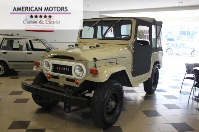 1969 Tan Toyota FJ40 --