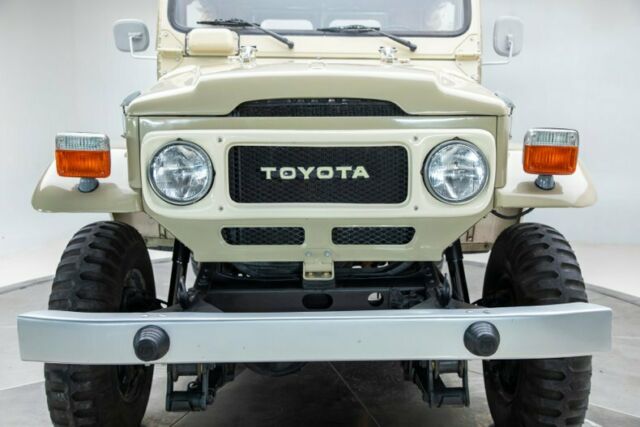 1969 Tan Toyota Land Cruiser --
