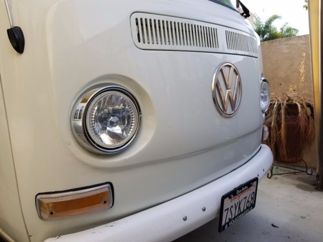 1969 White Volkswagen Bus/Vanagon Van Camper