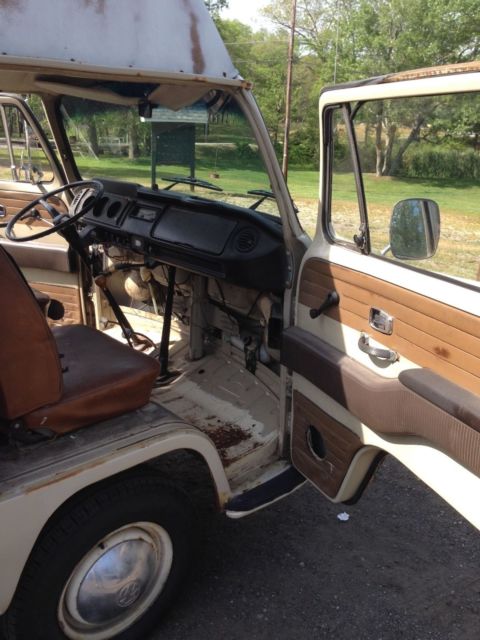 1969 Red Volkswagen Bus/Vanagon