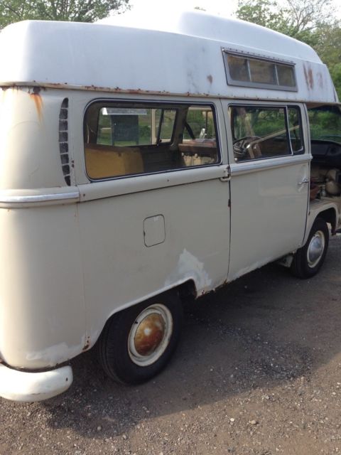 1969 Red Volkswagen Bus/Vanagon