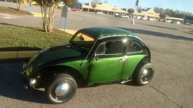 1969 Black and green Volkswagen Beetle - Classic Type1
