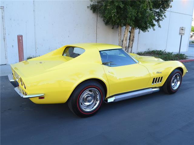 1969 Yellow Chevrolet Corvette Coupe