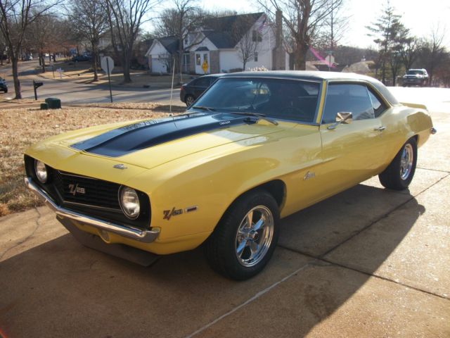 1969 Yellow Chevrolet Camaro Coupe