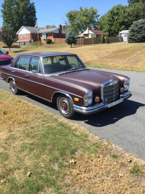 1970 Burgundy Mercedes-Benz S-Class Sedan