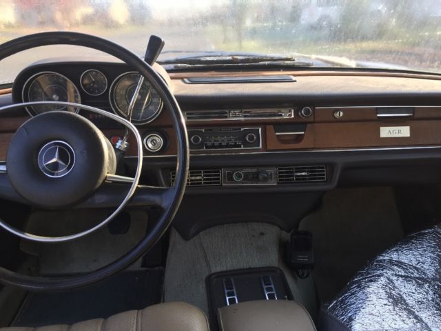 1970 Burgundy Mercedes-Benz S-Class Sedan