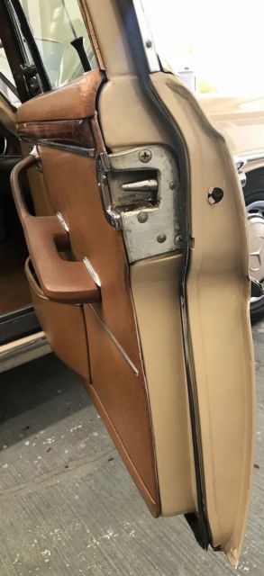 1970 Mercedes-Benz 300-Series Sedan