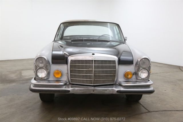 1970 Gray Mercedes-Benz 200-Series
