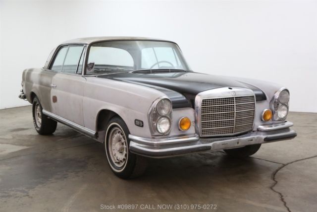 1970 Gray Mercedes-Benz 200-Series
