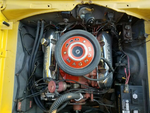 1970 Yellow Dodge Coronet 2dr