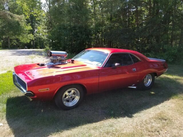 1970 Burgundy Dodge Challenger