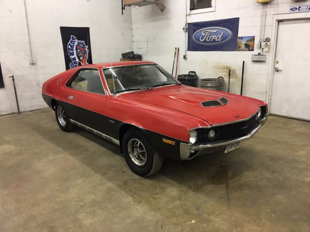 1970 RED AMC AMX 2 SEATER