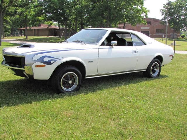 1970 White AMC Javelin 2DR