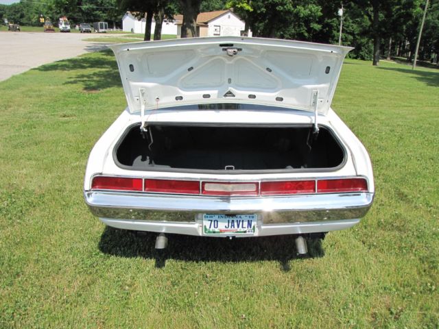 1970 White AMC Javelin 2DR