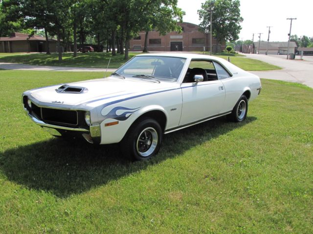 1970 White AMC Javelin 2DR