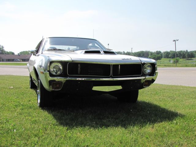 1970 White AMC Javelin 2DR