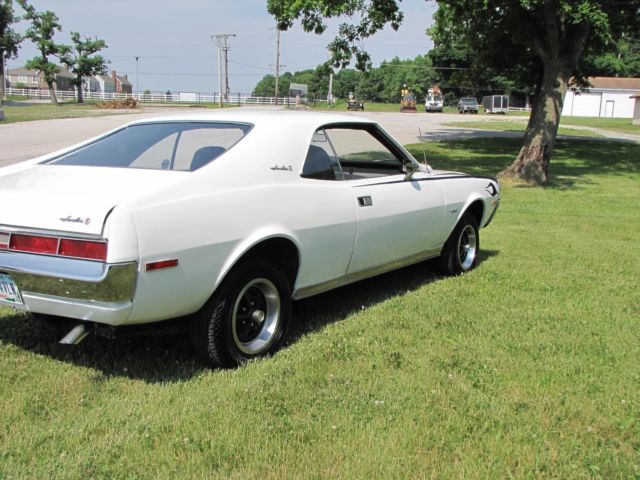 1970 White AMC Javelin 2DR