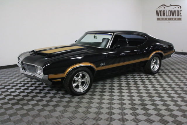 1970 Black Oldsmobile 442
