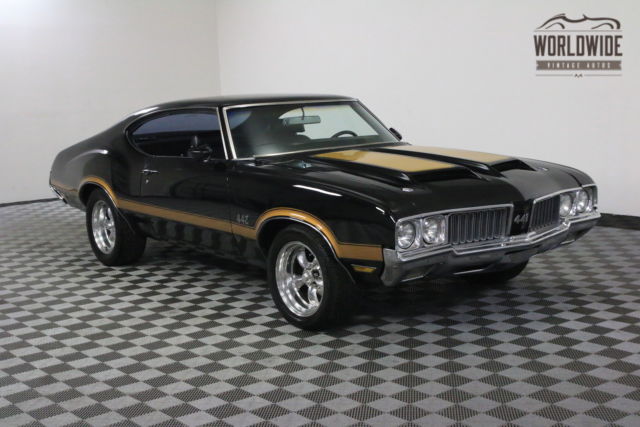 1970 Black Oldsmobile 442