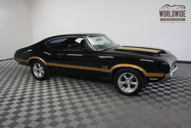 1970 Black Oldsmobile 442
