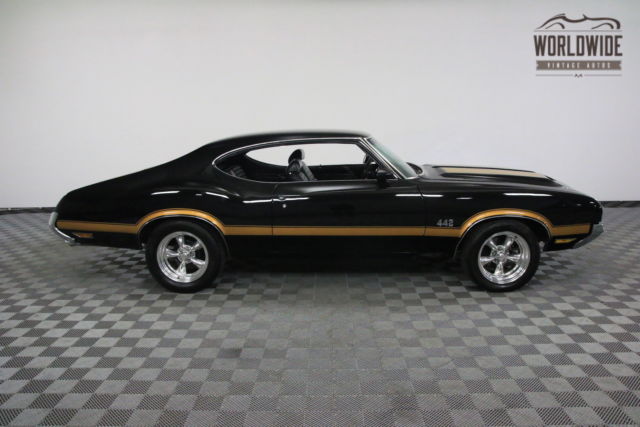 1970 Black Oldsmobile 442