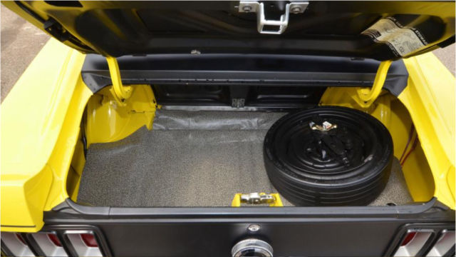 19700000 Grabber Yellow Ford Mustang Coupe