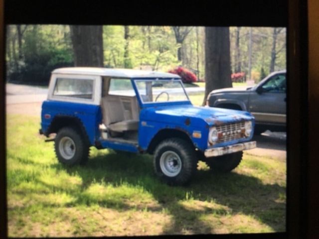 1970 Blue Ford Bronco Wagon