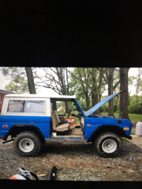 1970 Blue Ford Bronco Wagon