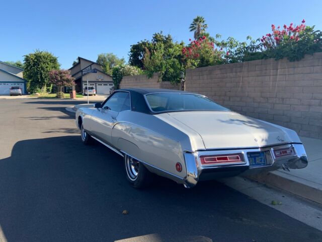 1970 Silver Buick Riviera Coupe